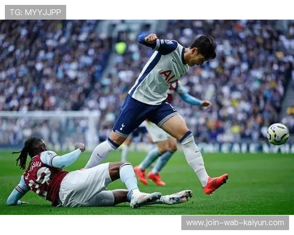 凯恩中场抢断后推进致命一击，热刺掌控比赛