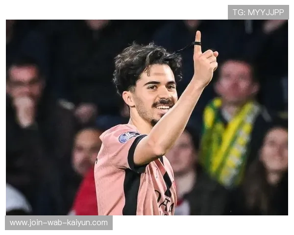 巴黎中场掌控节奏，扎伊尔-埃梅里展现超龄沉稳